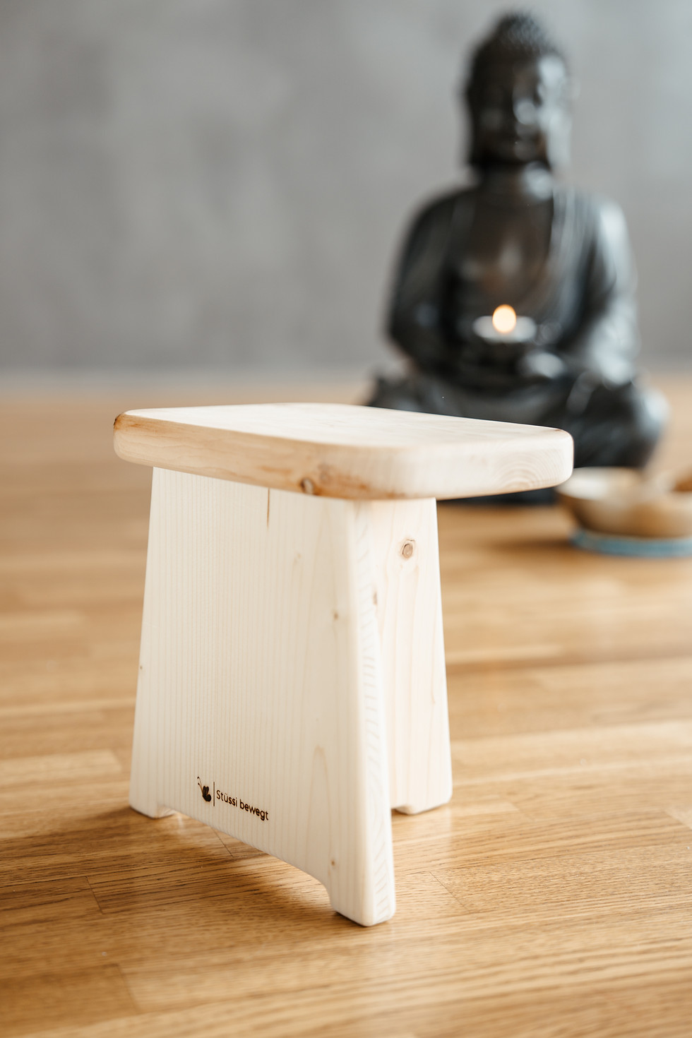 Miniaturbild: Yoga Hocker - Arvenholz
