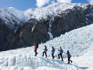 ULTIMATE WINTER ADVENTURES IN NEW ZEALAND: FROM GLACIERS TO GALAXIES