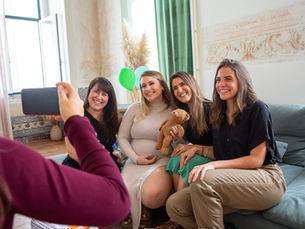 SUPPORTING A FRIEND THROUGH THEIR FIRST PREGNANCY (WHEN YOU'VE NEVER DONE IT YOURSELF)