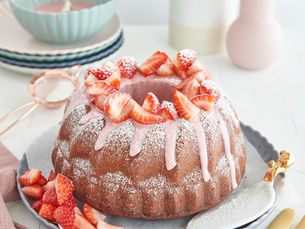THINK PINK WITH THIS INCREDIBLE STRAWBERRY BUNDT CAKE