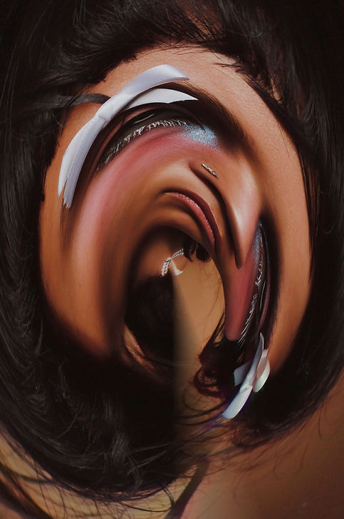 Fotografía close up de maquillaje distorsionado (ojo de pez).