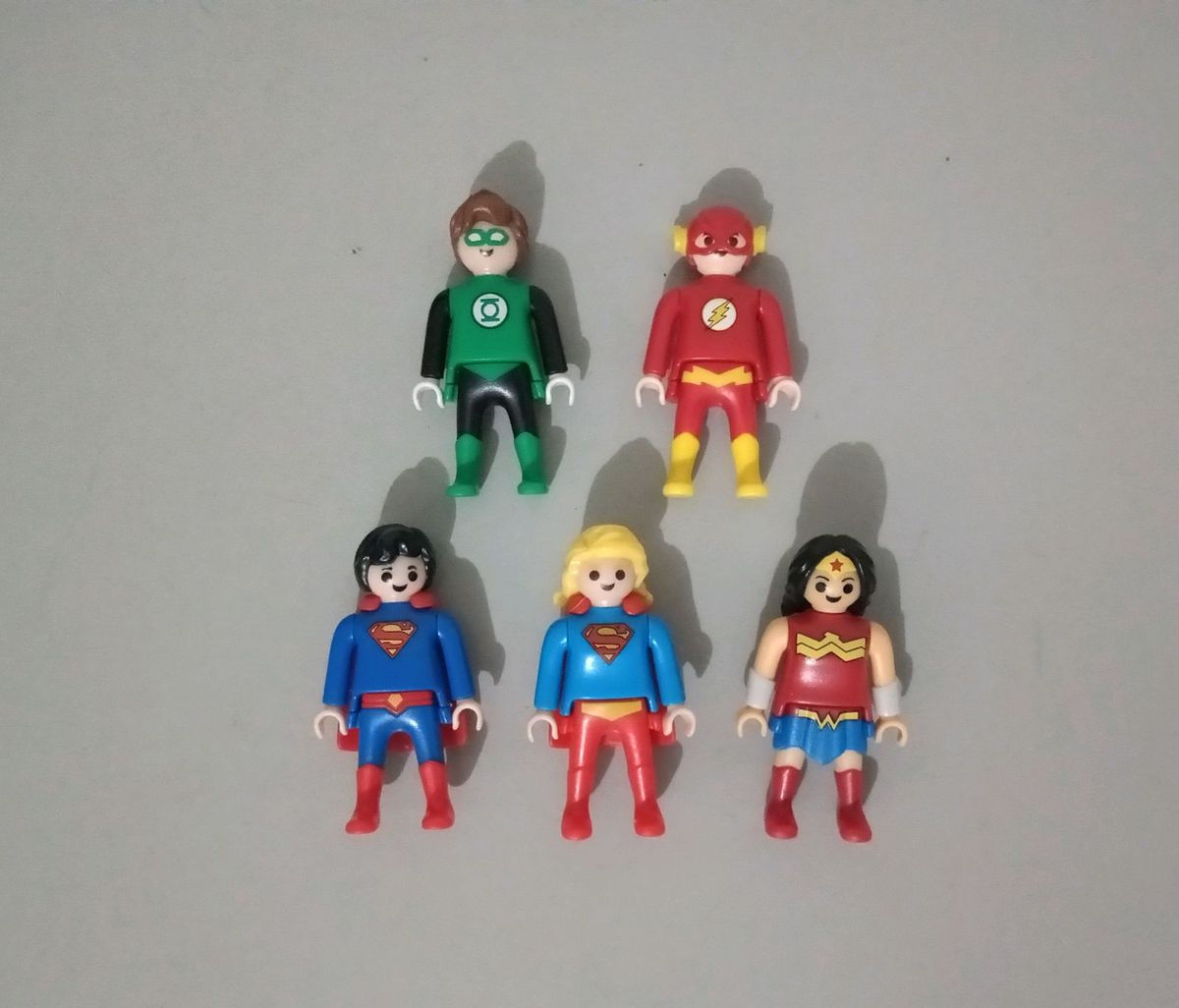 Lote com 5 Heróis brindes Playmobil Kinder Ovo