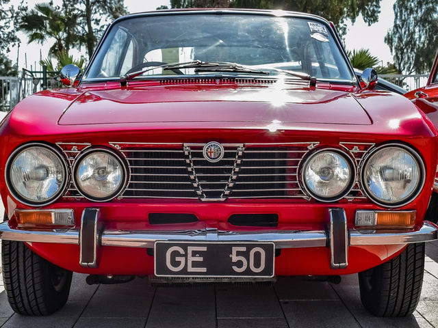 Carrinho Alfa Romeo GTV6 3.0 da Hot Wheels