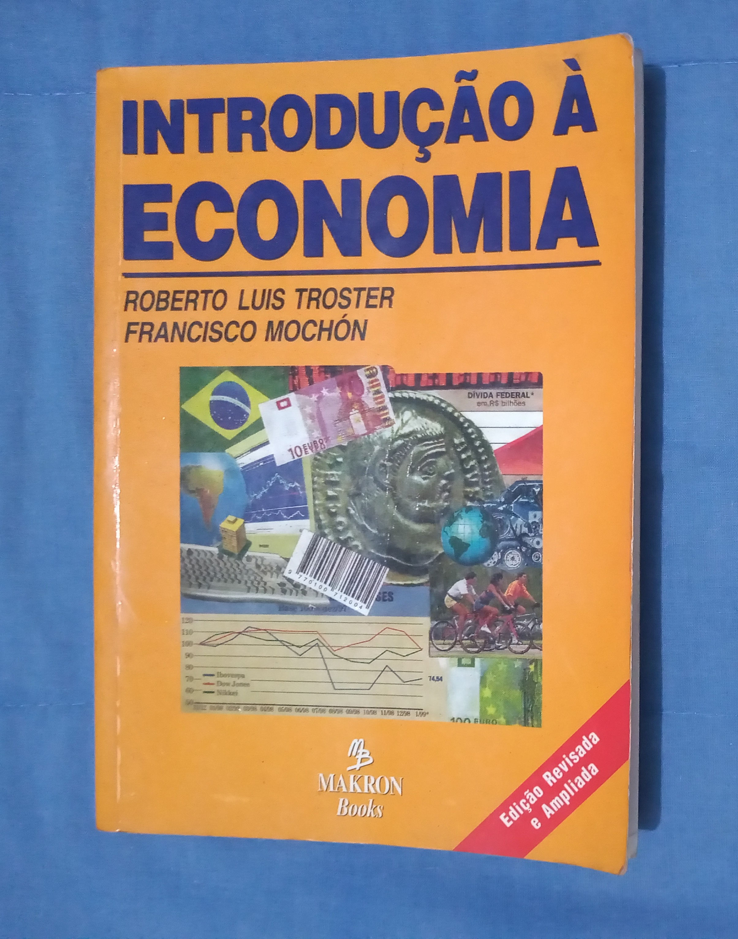 Livro antigo Introdução a Economia