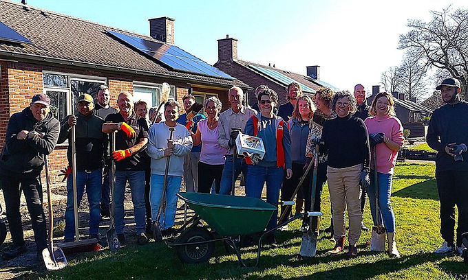 de-inwoners-van-hoogeveen-vergroenen-hun-wijk