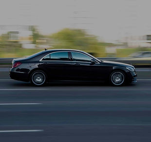 taxi-royal-montreux-mercedes-en-route_edited.jpg