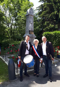 Orchestre, orchestre Lebrun, trio, duo, musique, musicien, musette, musettes, ambiance, festival, variétés, variété, variété française, aude, Languedoc Roussillon, Occitanie, Toulouse, mirepoix, Ariège, Carcassonne, Castelnaudary, Limoux, Quillan, Narbonne, Lezignan, Lezignan Corbières, Montpellier, Béziers, Perpignan, Leucate, Argelès, Narbonne Plage, Port la nouvelle,
Batterie, batteur, accordéon, accordéoniste, accordéoniste aude, trompettiste, trompette, orchestre avec accordéon, chant, chanteur, quel orchestre dans l’aude, bal, thé dansant, repas dansant, bal musette, associations, comité des fêtes, mairie, music, bailamor, danse, slow, rock, Madison, orchestre anniversaire, orchestre dansant, orchestre populaire, Sardou, michel Sardou, été, plage, animation, animer, orchestre animation repas, soir plage, marché gourmand, marché nocturne, nocturne, Lionel Tournié, en chantant, ambiance de fête, dj, fêtes locales, fête locale, orchestre musette pour fête locale, ccas mairie, confréries, festif, festive, 3ème âge, troisième âge, club des ainés, maison de retraite, orchestre pour repas des ainés, familiale, conviviale, messe, orchestre musette
