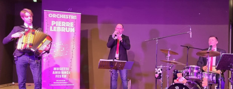 Orchestre, orchestre Lebrun, trio, duo, musique, musicien, musette, musettes, ambiance, festival, variétés, variété, variété française, aude, Languedoc Roussillon, Occitanie, Toulouse, mirepoix, Ariège, Carcassonne, Castelnaudary, Limoux, Quillan, Narbonne, Lezignan, Lezignan Corbières, Montpellier, Béziers, Perpignan, Leucate, Argelès, Narbonne Plage, Port la nouvelle,
Batterie, batteur, accordéon, accordéoniste, accordéoniste aude, trompettiste, trompette, orchestre avec accordéon, chant, chanteur, quel orchestre dans l’aude, bal, thé dansant, repas dansant, bal musette, associations, comité des fêtes, mairie, music, bailamor, danse, slow, rock, Madison, orchestre anniversaire, orchestre dansant, orchestre populaire, Sardou, michel Sardou, été, plage, animation, animer, orchestre animation repas, soir plage, marché gourmand, marché nocturne, nocturne, Lionel Tournié, en chantant, ambiance de fête, dj, fêtes locales, fête locale, orchestre musette pour fête locale, ccas mairie, confréries, festif, festive, 3ème âge, troisième âge, club des ainés, maison de retraite, orchestre pour repas des ainés, familiale, conviviale, messe, orchestre musette