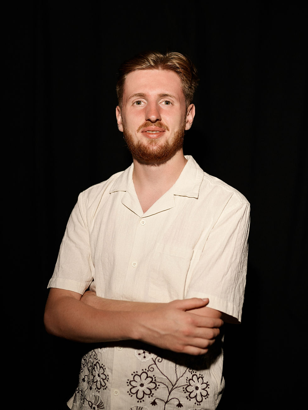 Андрій Фікташ - баритон_edited.jpg