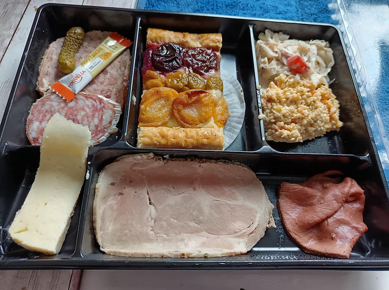 plateau repas.jpeg