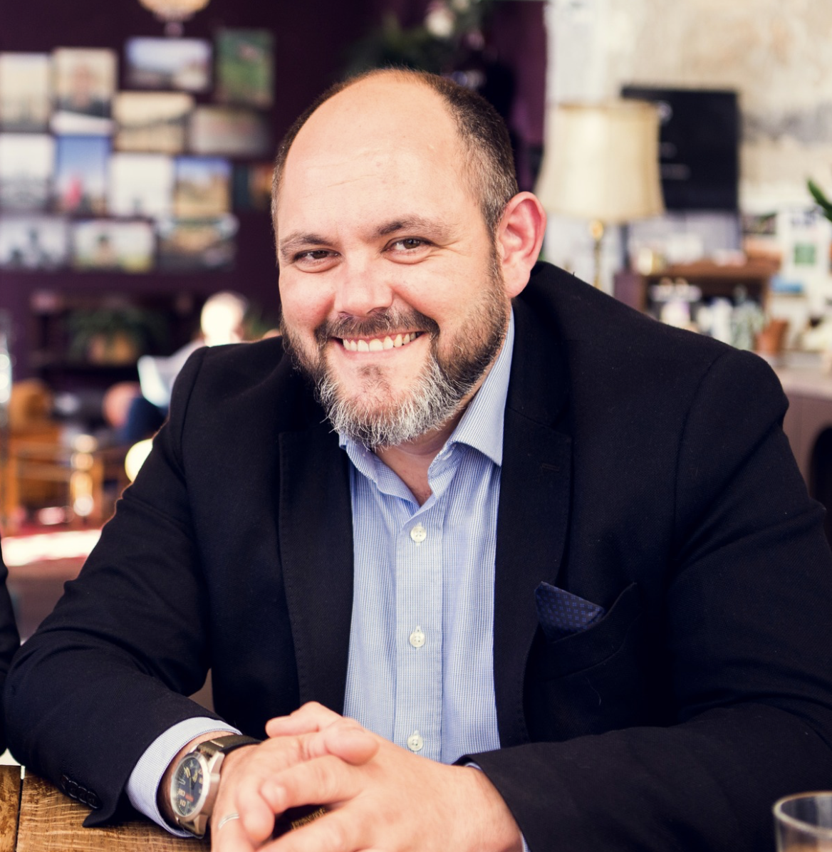 Photo de Damien Peschet, fondateur d'Akant et formateur sur les sujets SMSI, IA, ISO 42001, 