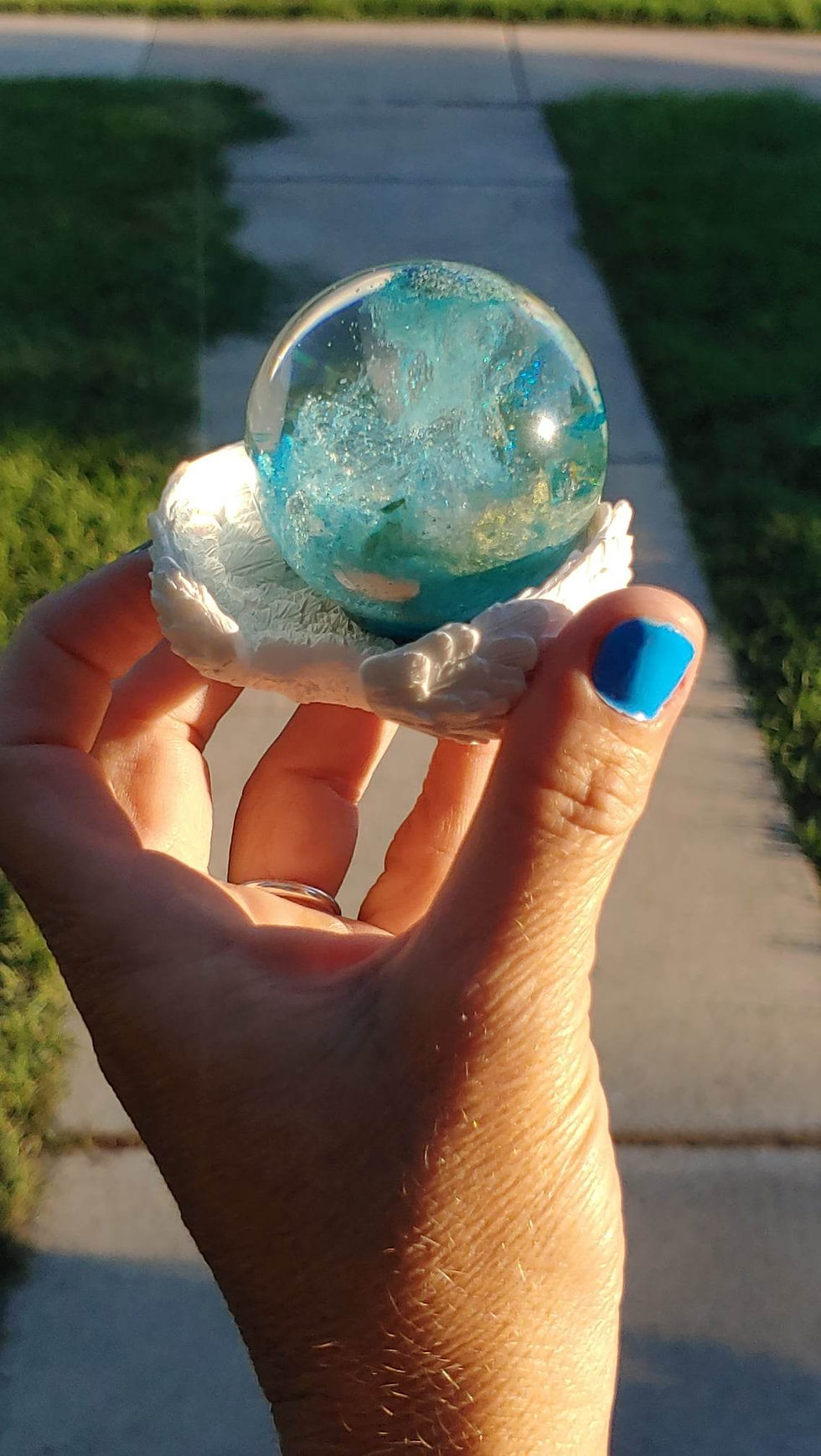 Thumbnail: Small Angel Wing Orb
