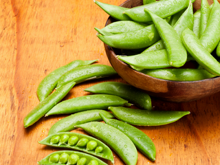 roasted sugar snap peas (v)
