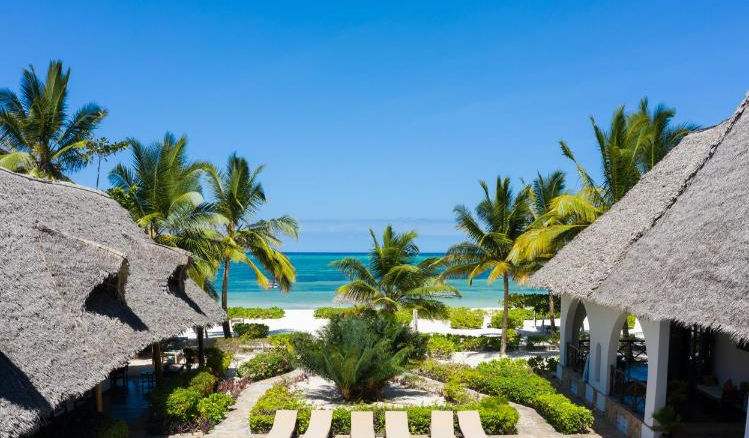 Beachfront Hotel for Sale_swimming pool