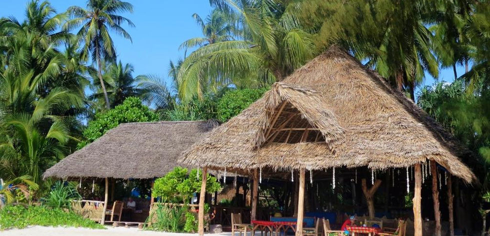 Hotel for sale 15 rooms  Pongwe - restaurant