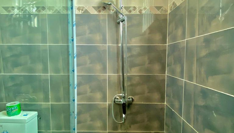 6 bedroom Villa in Nungwi for Sale - shower