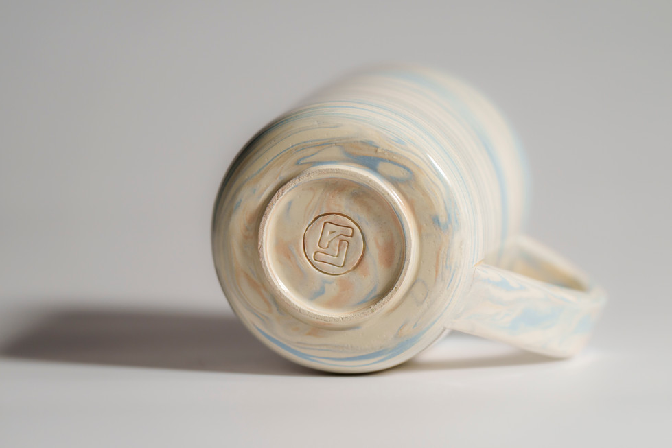 Mug "Couché de Soleil" Pots d'Ania. Céramique artisanale, couleurs océan, design unique. Moment de calme et sérénité.