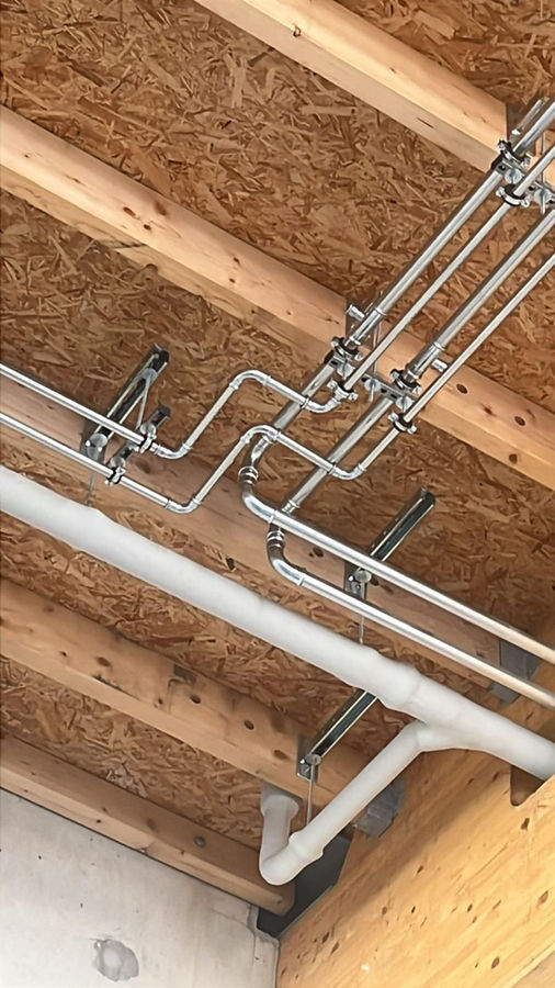 supportage de réseaux techniques
fixation de canalisations
rails et colliers métalliques
ancrage sur structure béton ou acier
supportage CVC / plomberie
alignement et contrôle de niveaux
installation de structures de maintien
pose de supports galvanisés