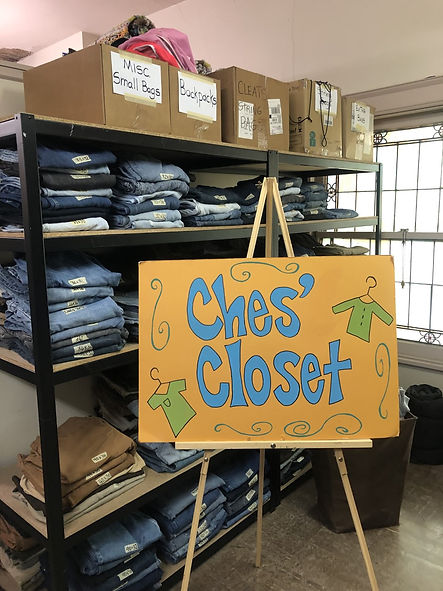 ches closet 1.jpg