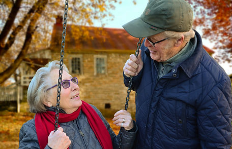 care-chain-couple-34761.jpg