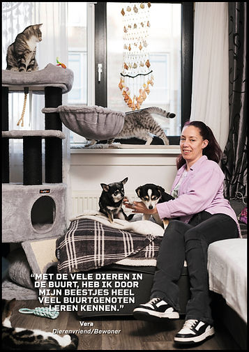 Foto van het haags archief. vera en al haar huisdieren honden en katten.