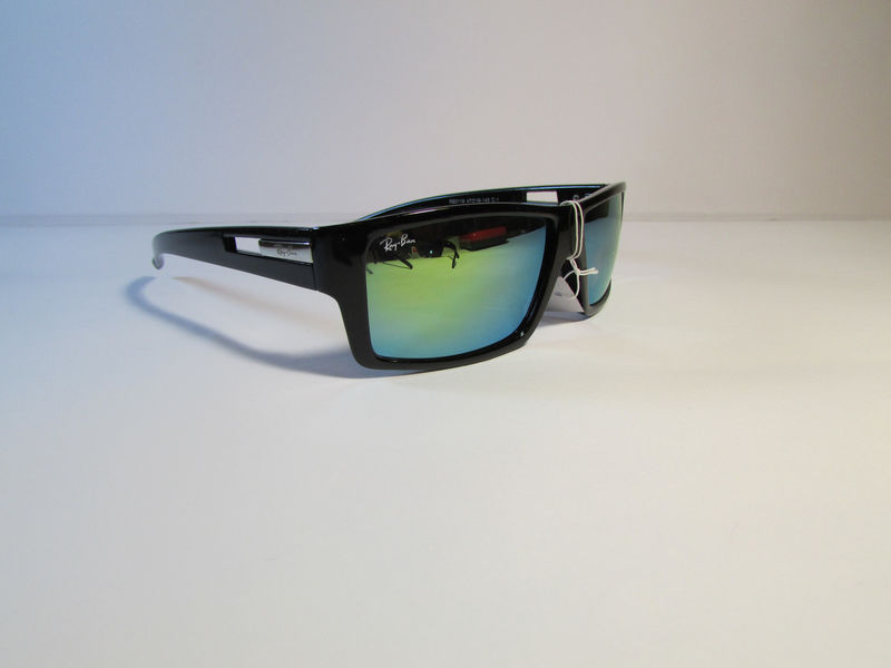 Миниатюра: Очки Ray Ban в пластиковой оправе в разных цветах