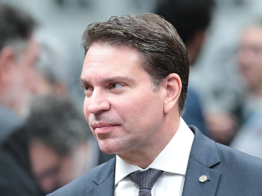 Do Vídeo de "Segurança" à cela em Orange County: A Queda de Alexandre Ramagem.