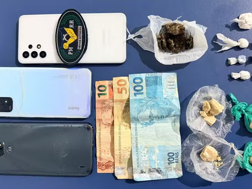 Trio é preso por tráfico de drogas em praça no bairro Cambará.