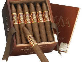 December's Currently Smoking Cigar
Oliva Serie V