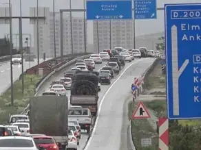 Bayram tatilinden dönüş başladı: Yollarda yoğunluk artıyor