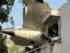 Hindistan'da düşen uçak enkazında 204 cesede ulaşıldı