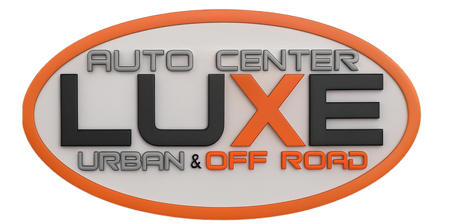 LOGOMARCA DA LUXE AUTO CENTER, COM NOME LUXE CAR CENTER