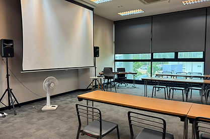 seating and discussion area.png