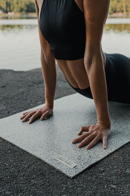 Flessibilità in Primo Piano: Un'Esplorazione dei Diversi Tipi di Stretching