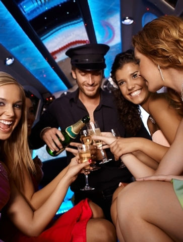 Alexis Syot Party Bus 2.jpg