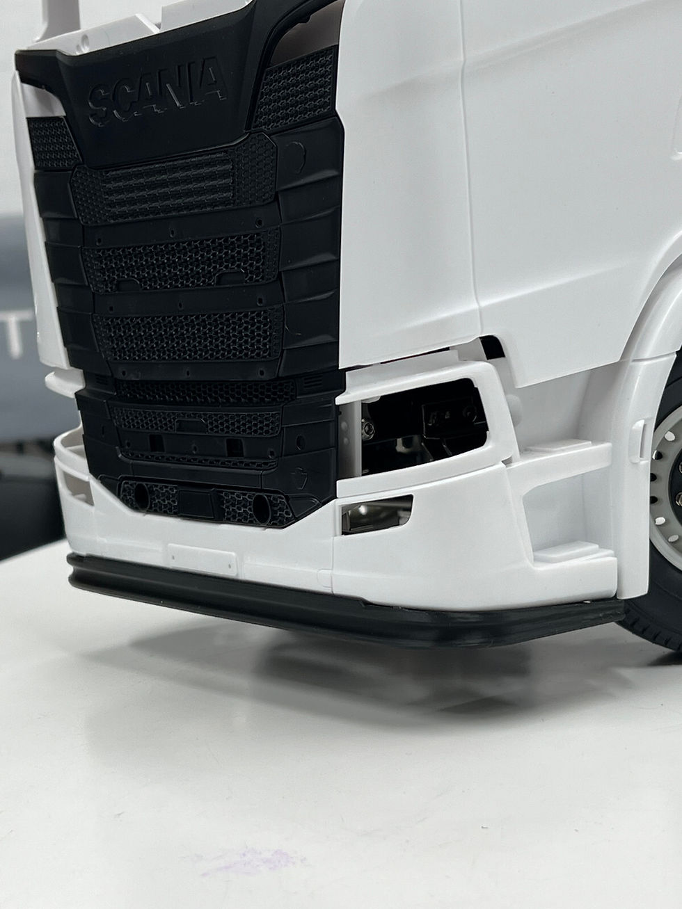 Thumbnail: Tamiya Scania 770s front splitter/frontlip