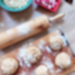 Préparation de pain pita maison pour un sandwich végétarien