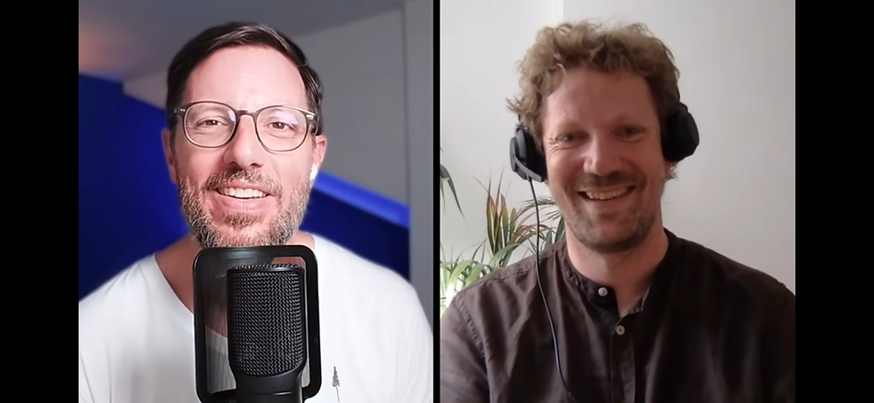 Veit Hailperin und Patrick Mollet, sitzen in einem Video-Call und sprechen über die Zukunft der Arbeit.