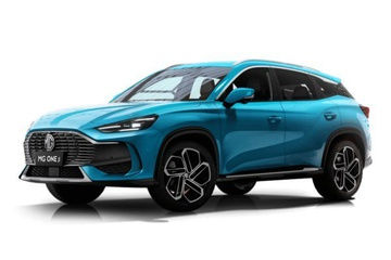 MG ONE receives the ‘Best Compact Crossover’ Award at the 2024 ‘Qatar Car of the Year’ Awards