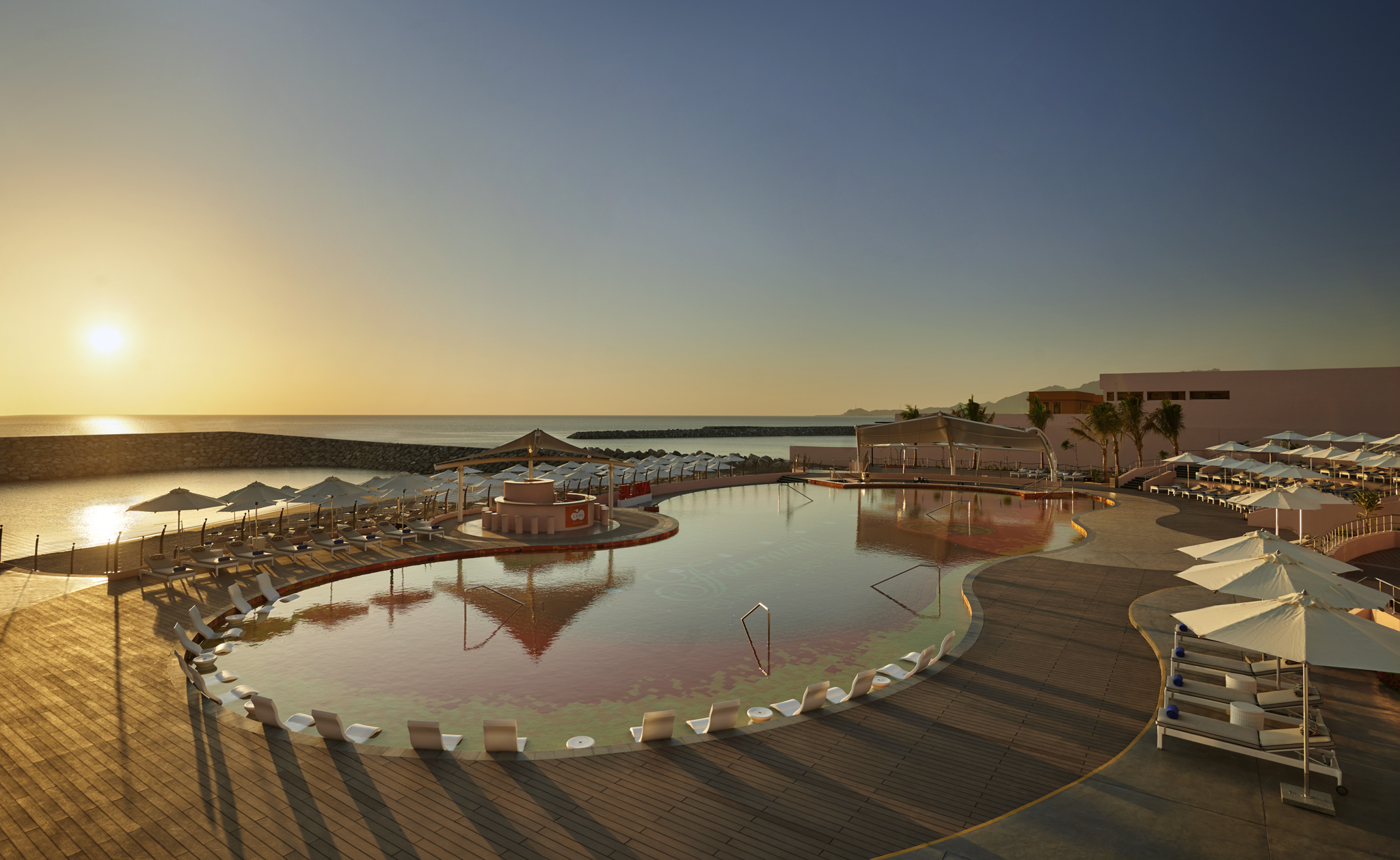 Fairmont Turns the UAE Heat Into Summer Perks in Dubai and Fujairah