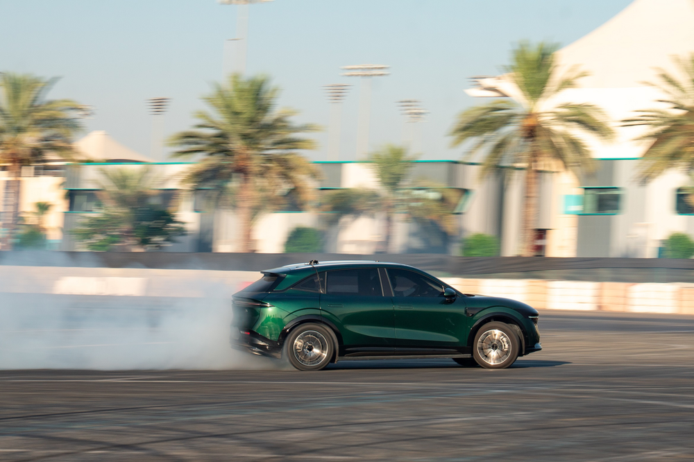 Zeekr 7X Marks a Guinness World Records Milestone at Yas Marina Circuit