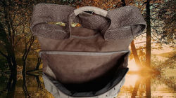 "Briefcase Bag" art. 27 rep. 4