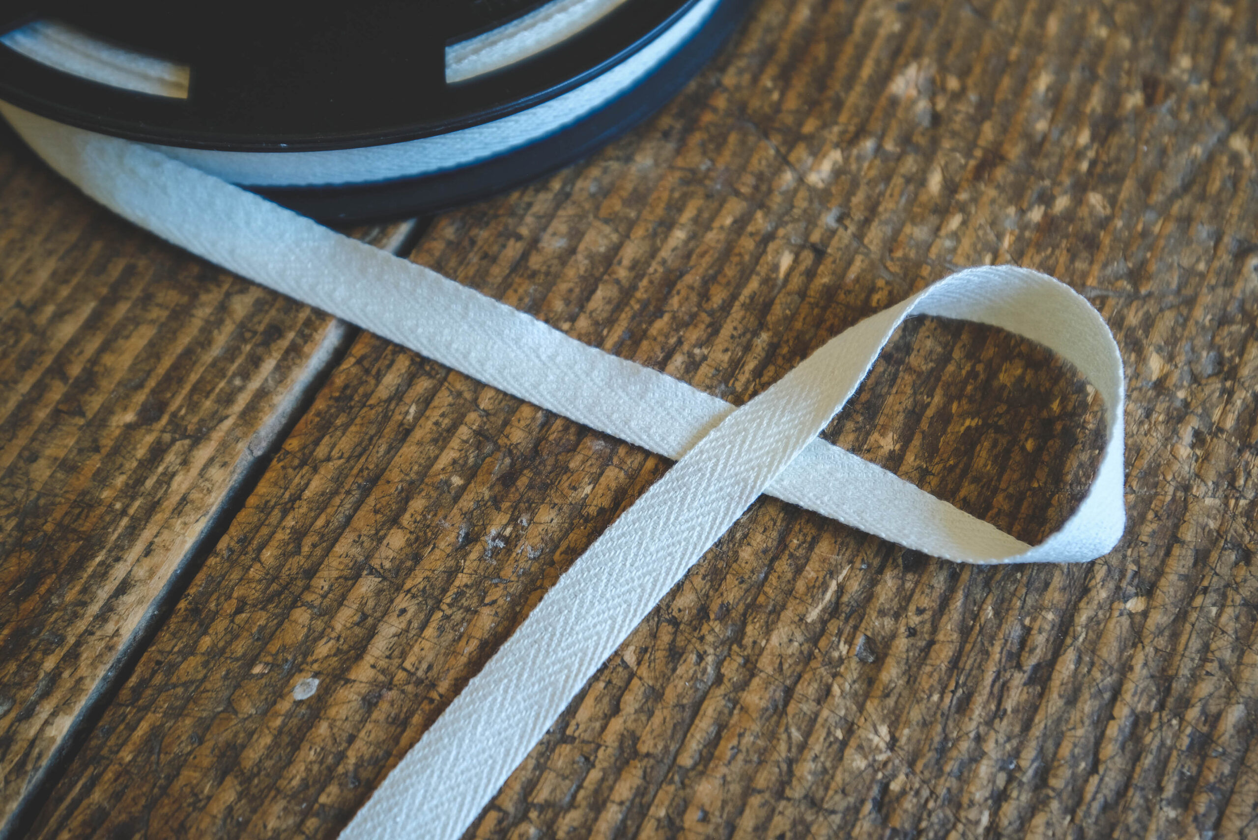 Cotton herringbone tape 11mm- natural white