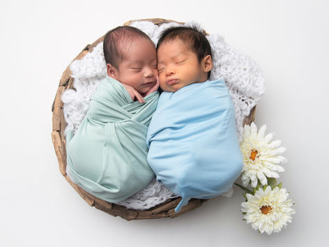MM Photos timeless twin newborn photography in Sydney.