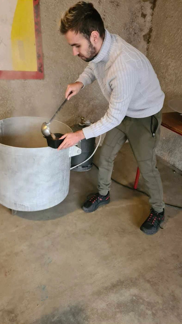 Distribution chaleureuse de soupe au Pistou de la part des collaborateurs de l'hôtel Ibis Montélimar Nord