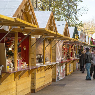 Marché de Noël à Aix-en-Provence avec chalets, lumières et animations pour toute la famille