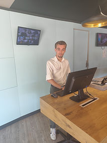 Justin, notre alternant en BTS Management en Hôtellerie-Restauration, qui vient d’obtenir son diplôme