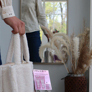 Shampoing et masque Hair Prodigieux NUXE exposés à la boutique Les Bains des Alpes