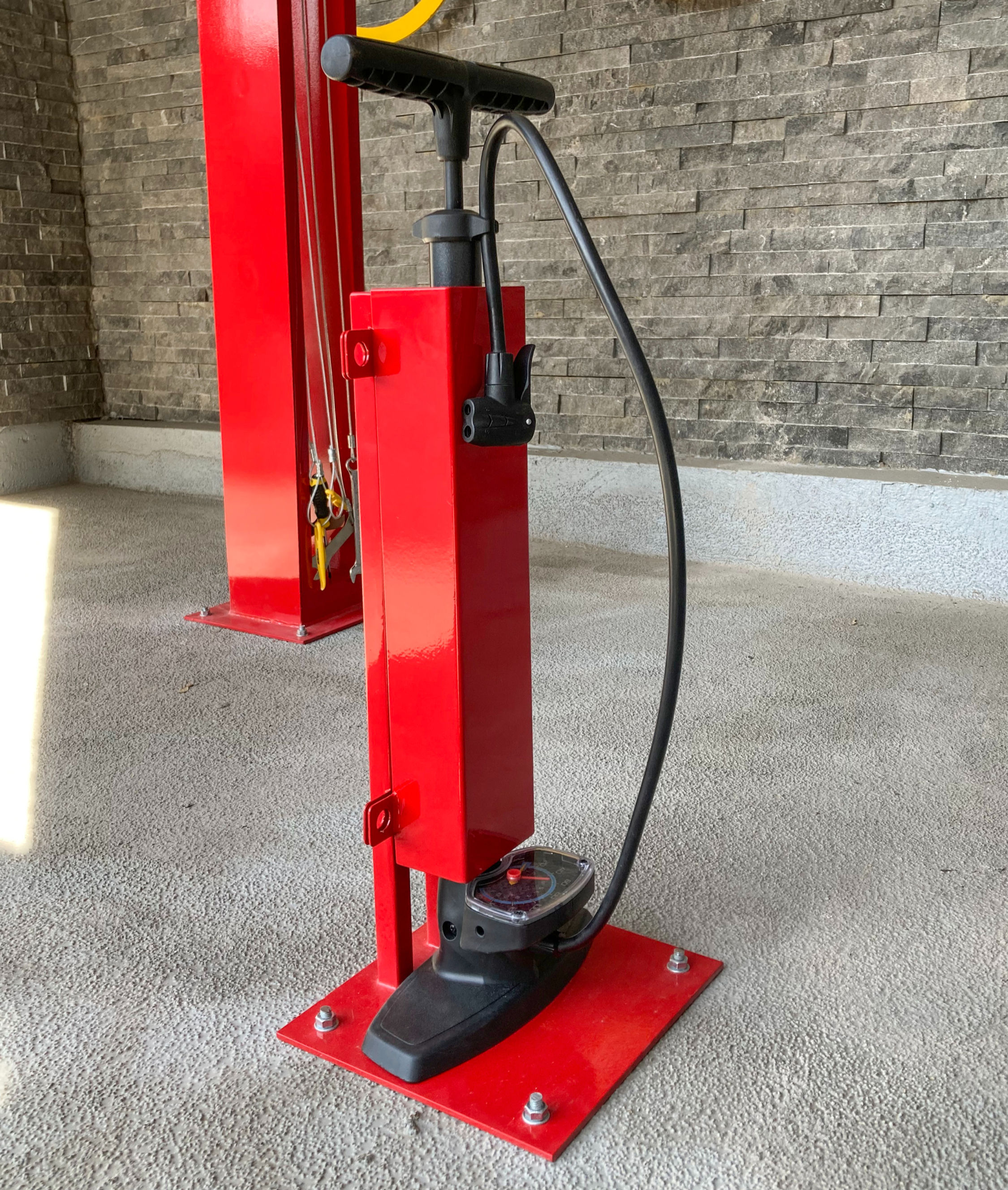 PEDESTAL BOMBIN EST-AIRE-01