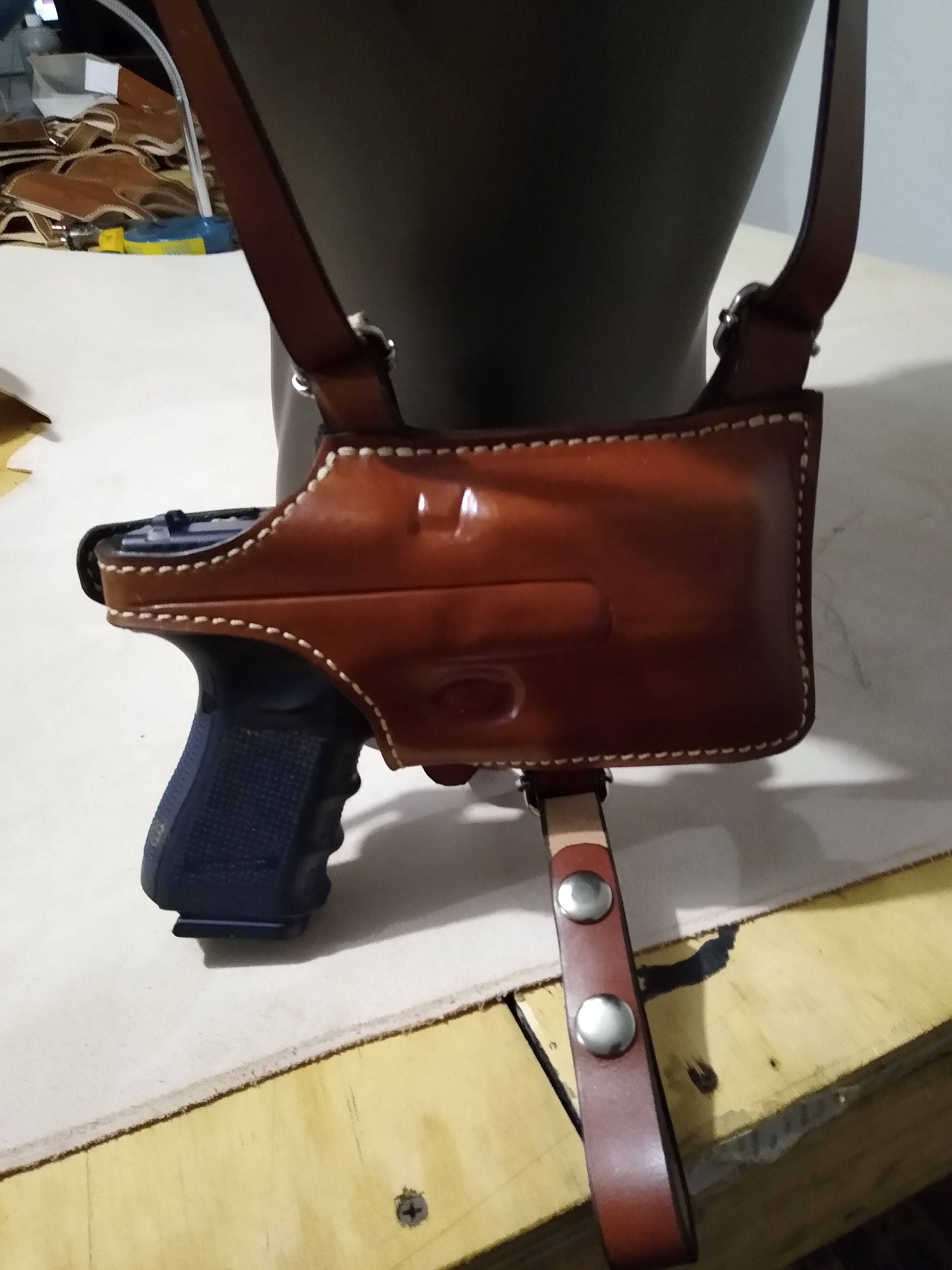 Shoulder holster with double mags for Glock 19/23/32 with laser